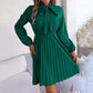 Robe plissée élégante à col noué pour femme