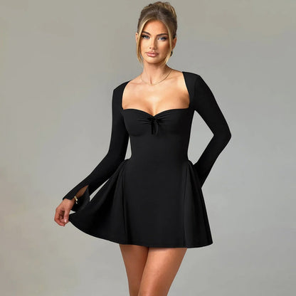 Robe bustier à manches longues et coupe ajustée