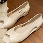 Chaussures confortables et décontractées avec découpes et talons hauts