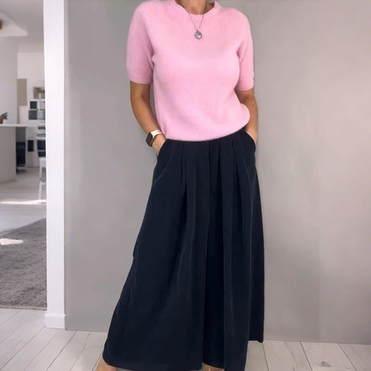 Confort chic : ensemble composé d'un haut en maille et d'un pantalon large et ample